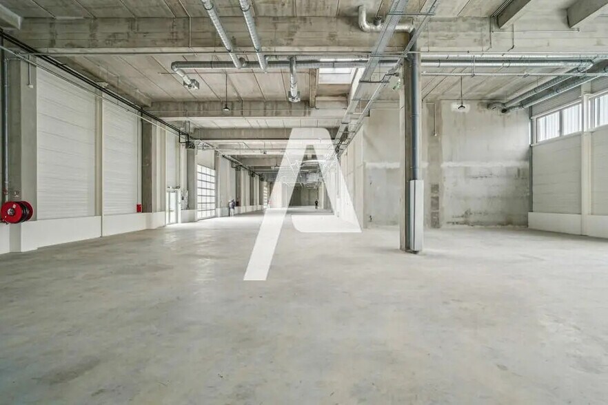 Light Industrial in Vitry-sur-Seine to rent - Interior Photo - Image 3 of 5