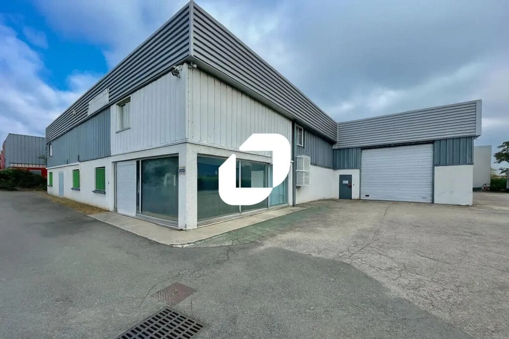 Location Local d'activités 1 373 m² - Photo 1