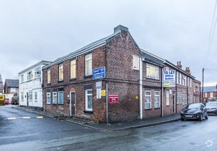 Chapel Ln, Warrington to rent Building Photo- Image 1 of 4