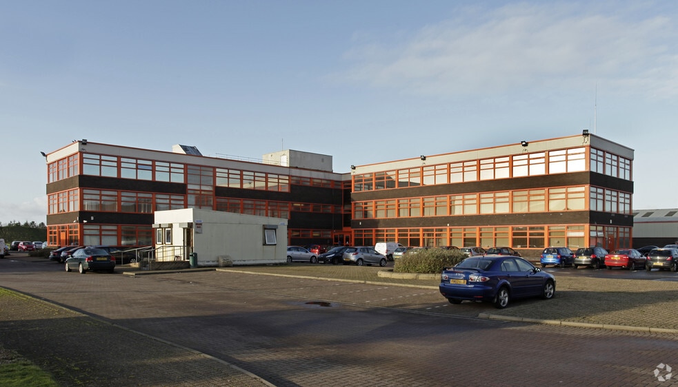STEVENSTON INDUSTRIAL ESTATE portfolio of 16 properties for sale on LoopNet.co.uk - Building Photo - Image 3 of 14
