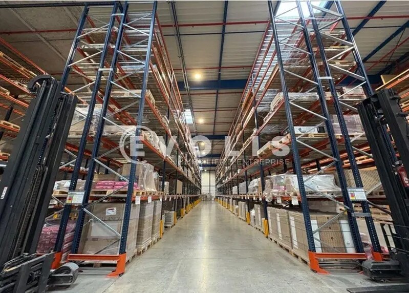 Light Industrial in Lisses to rent Building Photo- Image 1 of 6