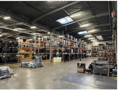 Light Industrial in Louvres to rent - Interior Photo - Image 2 of 10