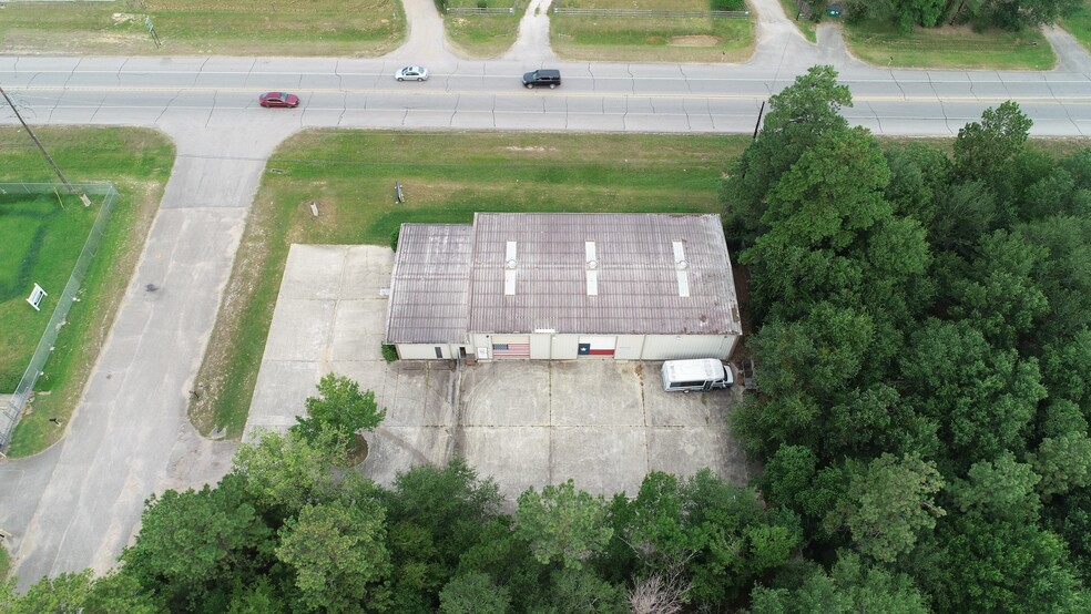 262 Beach Airport Rd, Conroe, TX for sale - Building Photo - Image 2 of 5