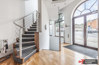 2-4 Sheet St, Windsor to rent Interior Photo- Image 2 of 6