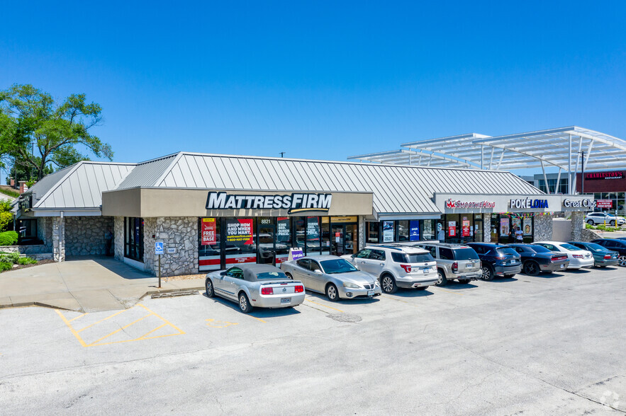 8821-8827 State Line Rd, Kansas City, MO for rent - Building Photo - Image 1 of 3