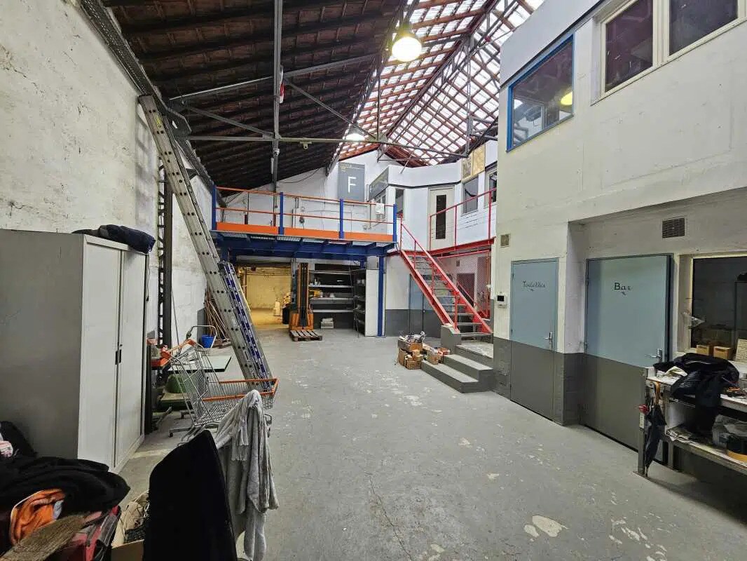 Industrial in Montreuil for sale Interior Photo- Image 1 of 10