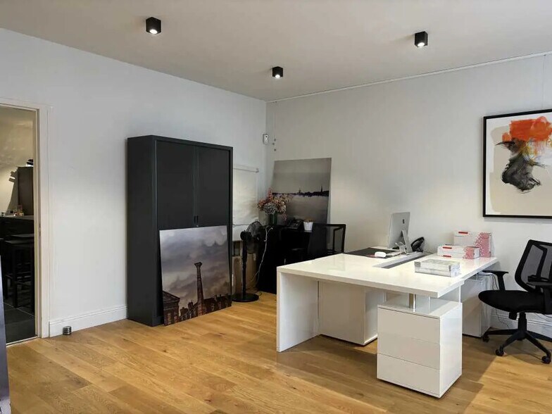 Office in Bordeaux to rent - Interior Photo - Image 2 of 5