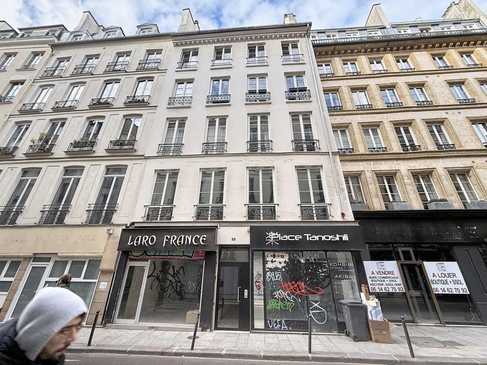 Retail in Paris to rent Primary Photo- Image 1 of 12