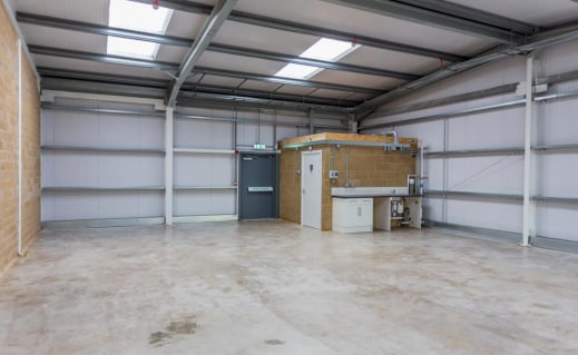 6 Maybank Rd, London to rent - Interior Photo - Image 3 of 3