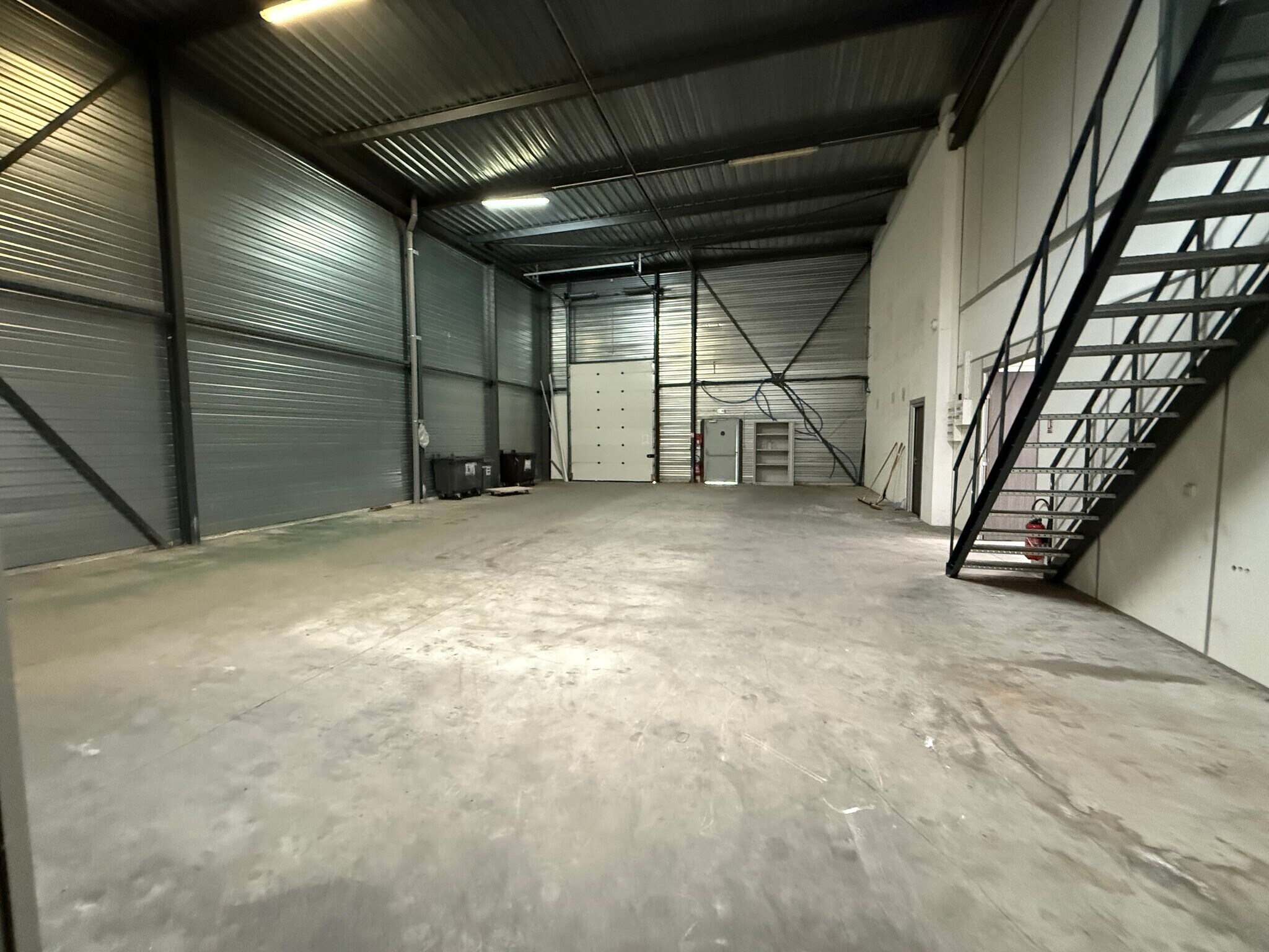 Retail in Marseille to rent Primary Photo- Image 1 of 4