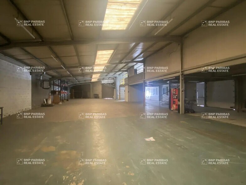 Light Industrial in Échirolles to rent - Primary Photo - Image 3 of 12