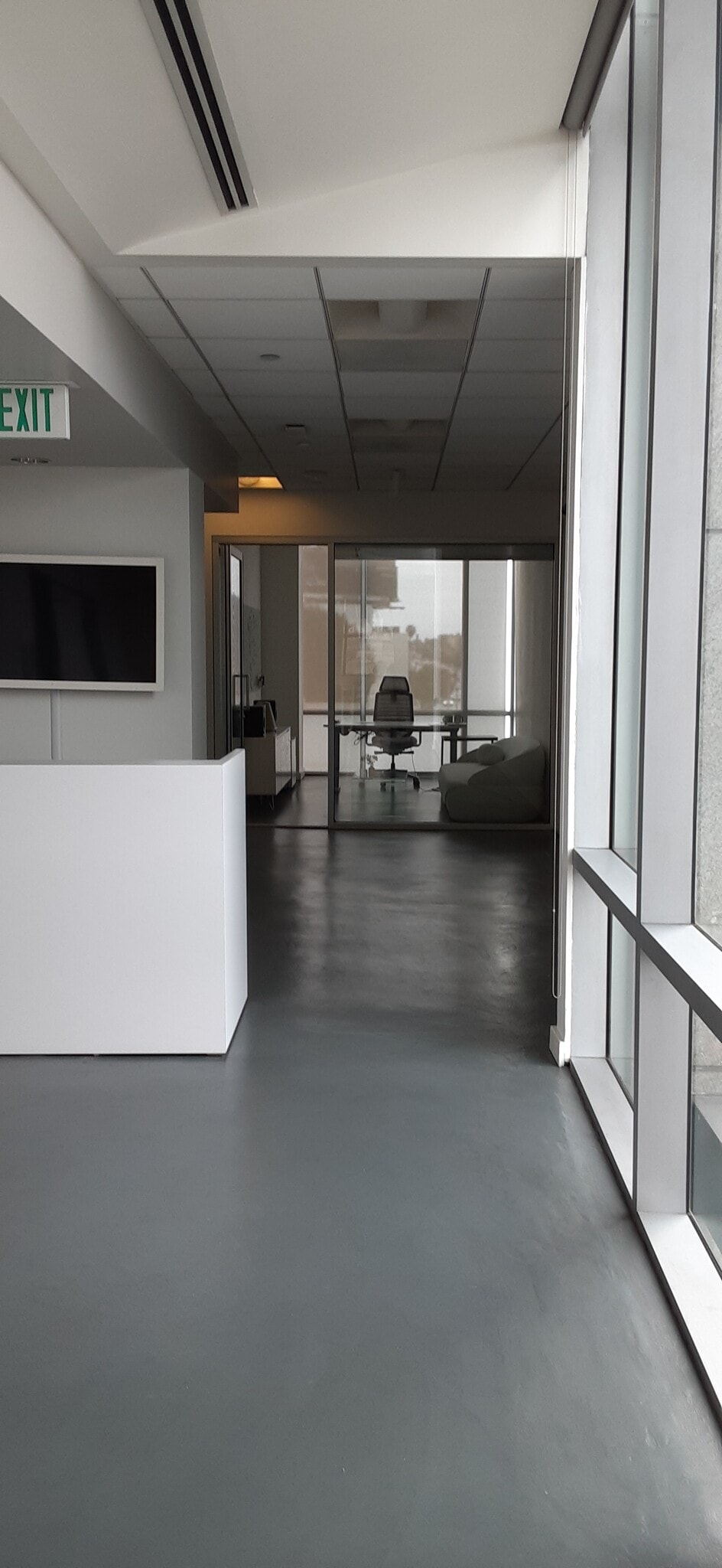 8201 Beverly Blvd, Los Angeles, CA to rent Interior Photo- Image 1 of 4