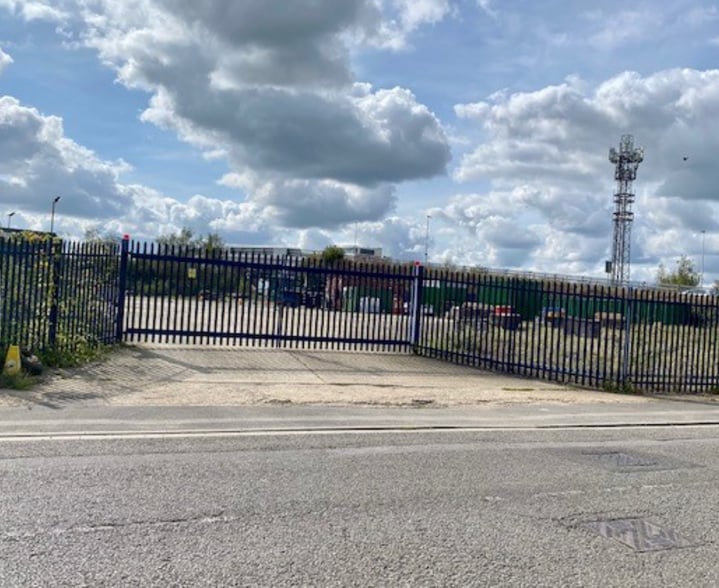 11 Hambridge Ln, Newbury to rent - Building Photo - Image 2 of 4