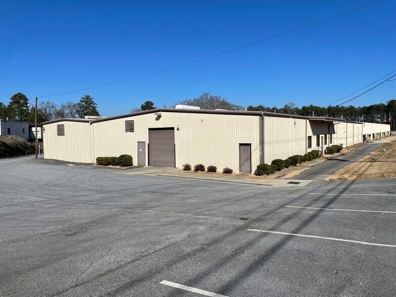 1718 Highway 138 NE, Conyers, GA for rent - Building Photo - Image 2 of 3