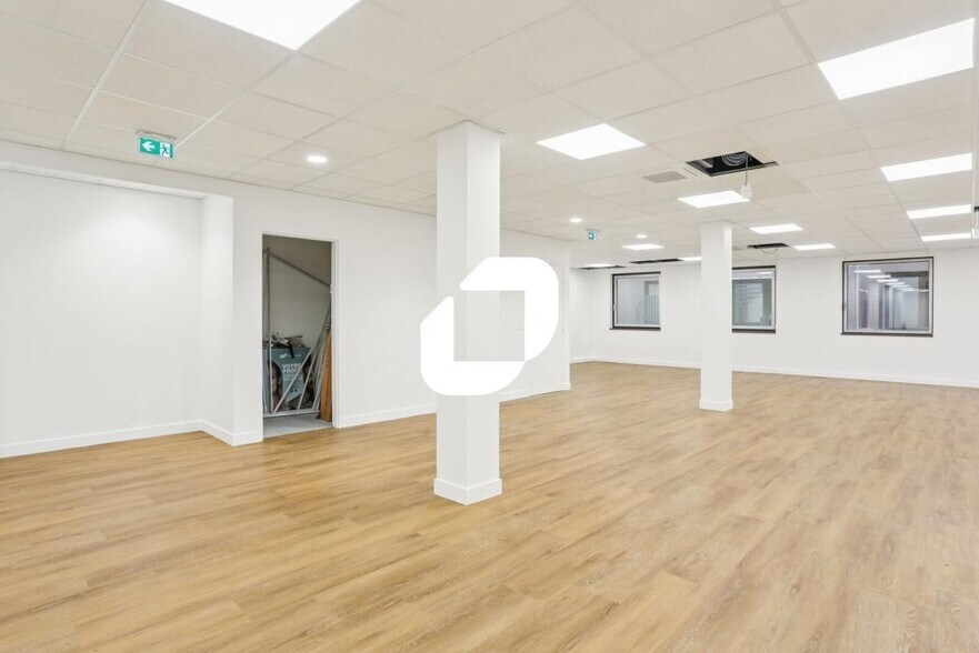 23 Bis Rue Barthélémy Danjou, Boulogne-Billancourt to rent - Interior Photo - Image 2 of 15