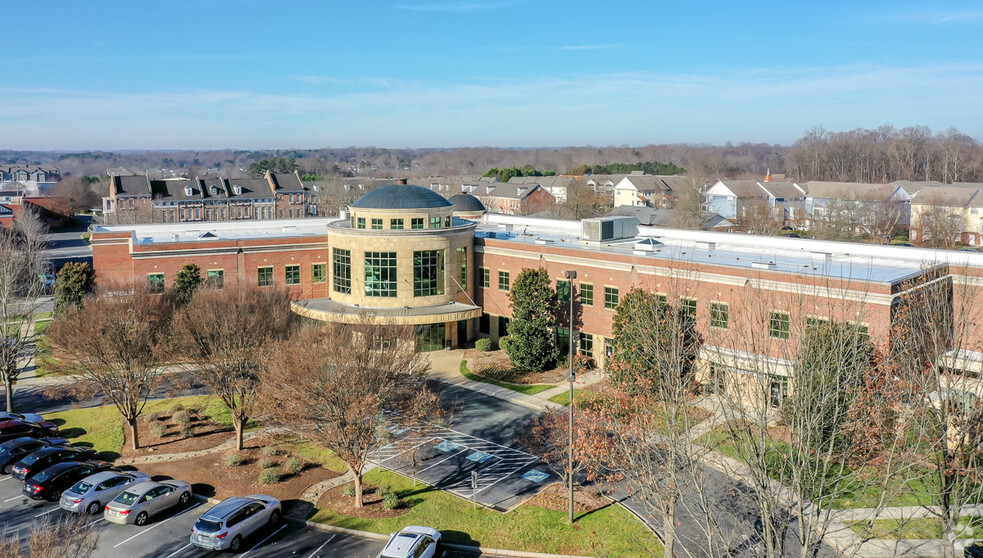 14330 OakHill Park Ln, Huntersville, NC for rent - Building Photo - Image 3 of 5