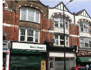 84 Aldermans Hl, London to rent - Building Photo - Image 2 of 3