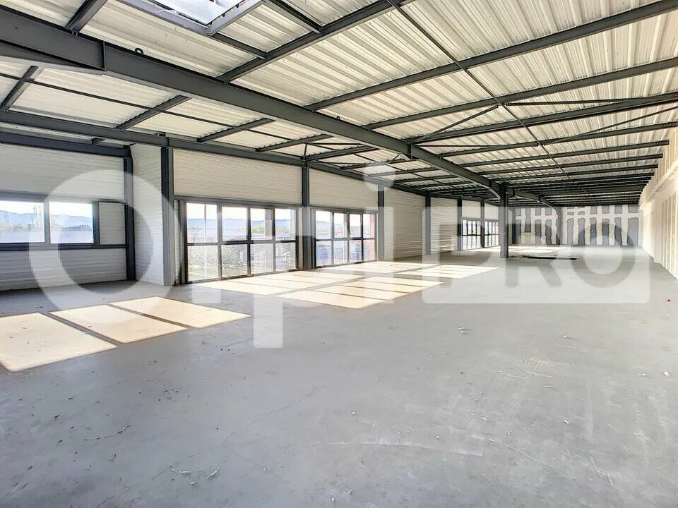 Office in Arnas to rent Interior Photo- Image 1 of 8