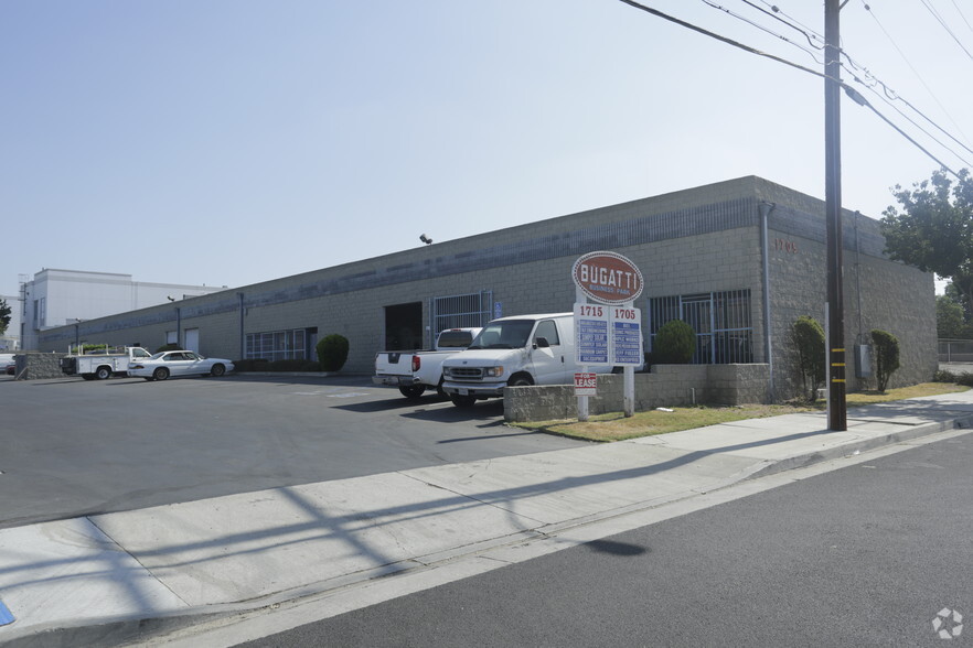 1705 W 130th St, Gardena, CA for rent - Primary Photo - Image 1 of 6