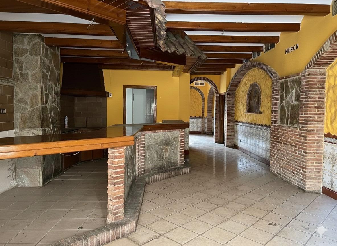 Reus, TAR 43205 - Unit G -  - Interior Photo - Image 1 of 9
