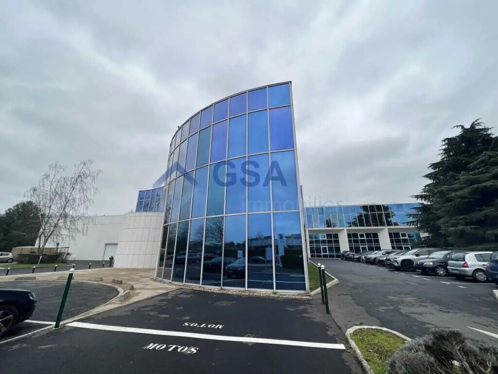 Location Bureaux 873 m² - Photo 1