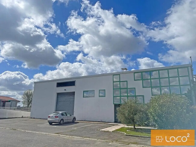 Location Entrepôt 420 m²