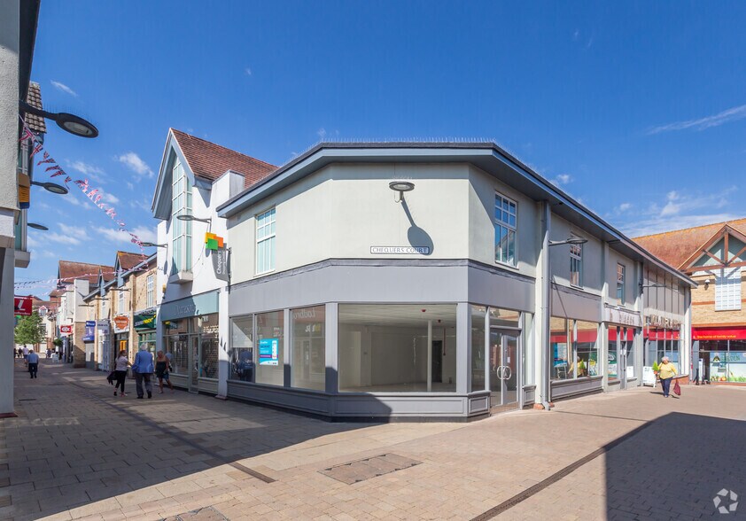 Chequers Ct, Fenstanton to rent - Primary Photo - Image 1 of 7