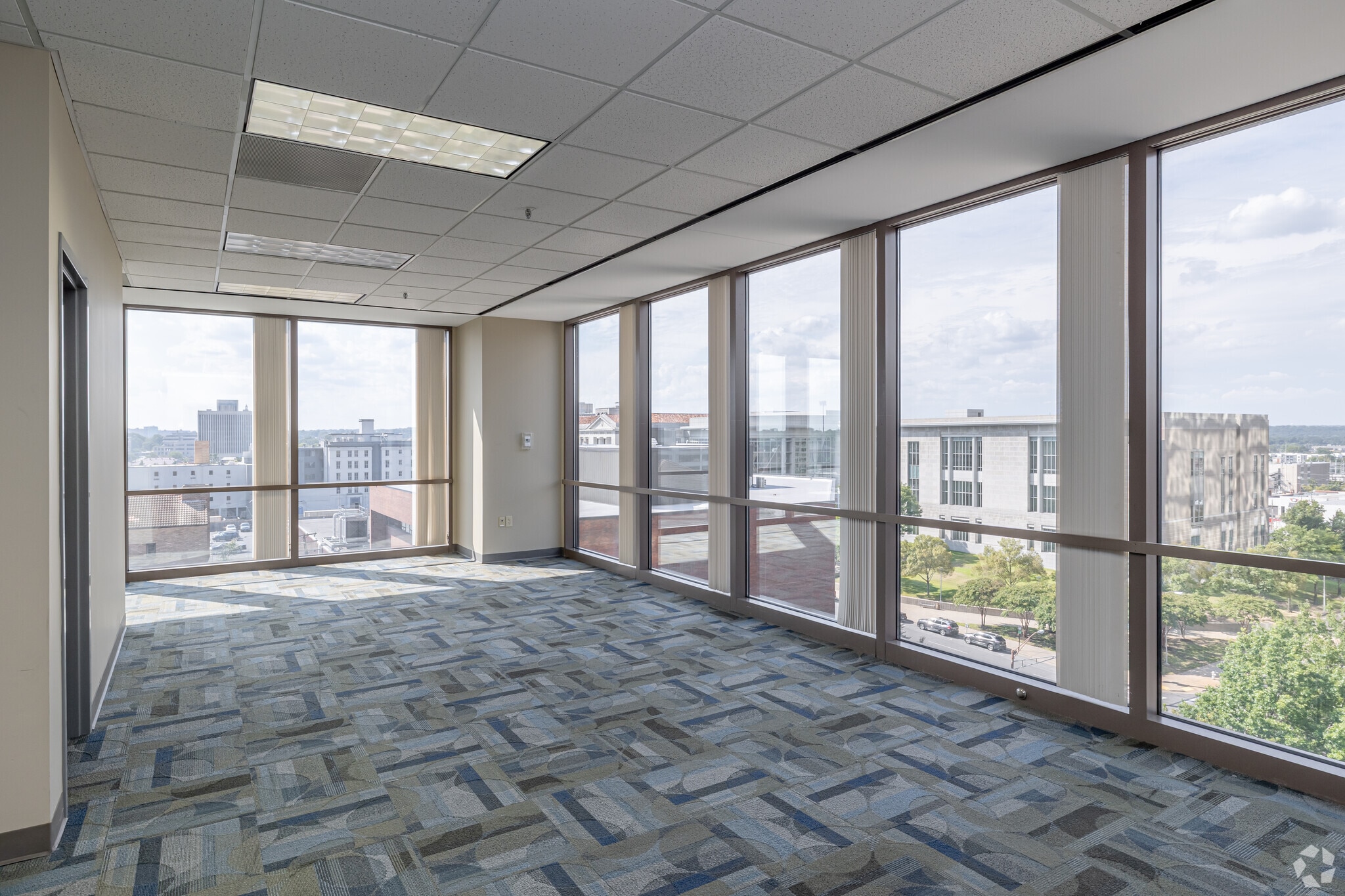 425 W Capitol Ave, Little Rock, AR to rent Interior Photo- Image 1 of 4