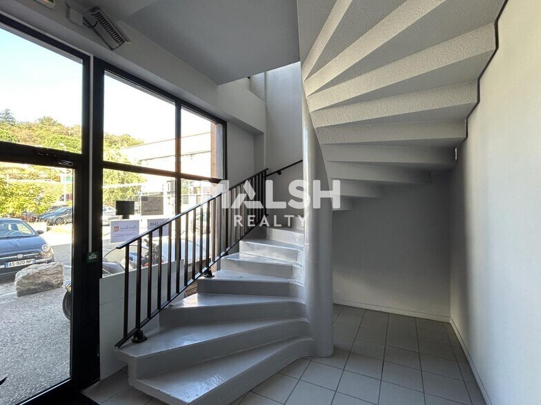 Office in Brignais for sale - Interior Photo - Image 2 of 9