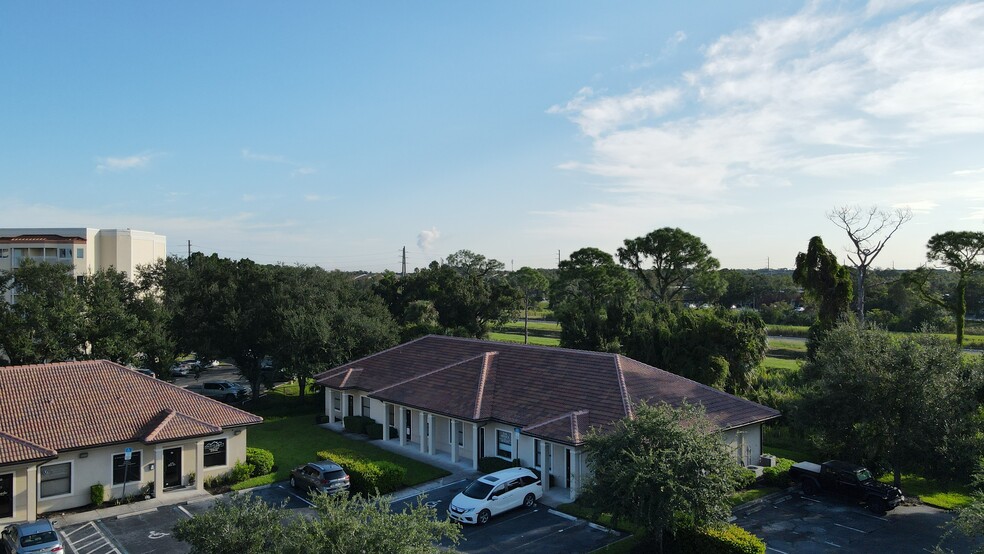 2739 Oak Ridge Ct, Fort Myers, FL for sale - Building Photo - Image 3 of 18