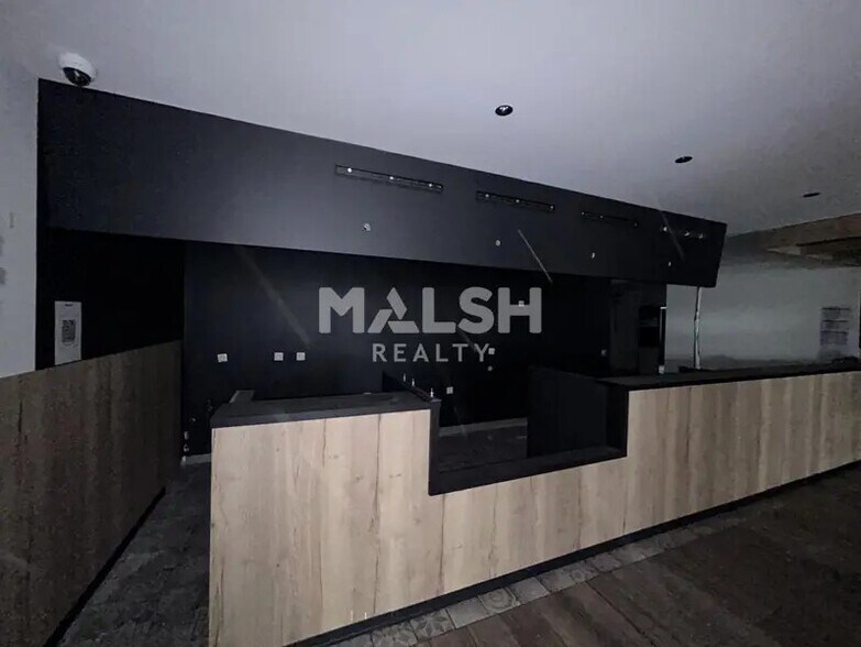Retail in Villeurbanne to rent - Interior Photo - Image 3 of 4