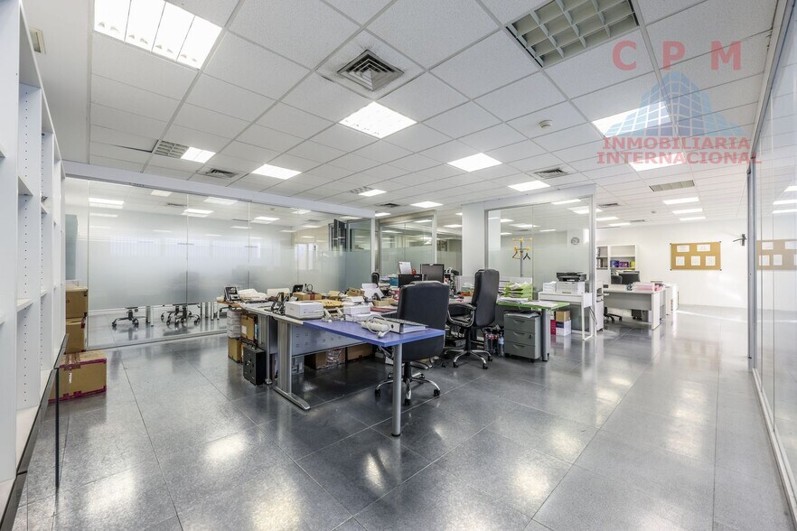 Office in San Sebastián de los Reyes, Madrid for sale - Interior Photo - Image 2 of 2