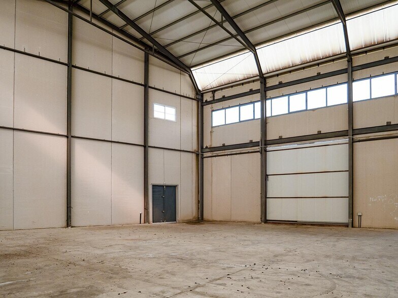 Plaza Media Legua, 1, Murcia, Murcia to rent - Building Photo - Image 3 of 12