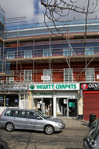 24-24A Hatch Ln, London to rent - Building Photo - Image 2 of 3