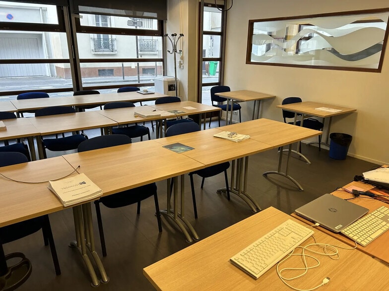 Build-to-Rent in Paris for sale - Interior Photo - Image 2 of 7