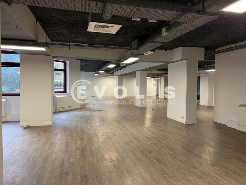 Office in Paris for sale - Building Photo - Image 2 of 8