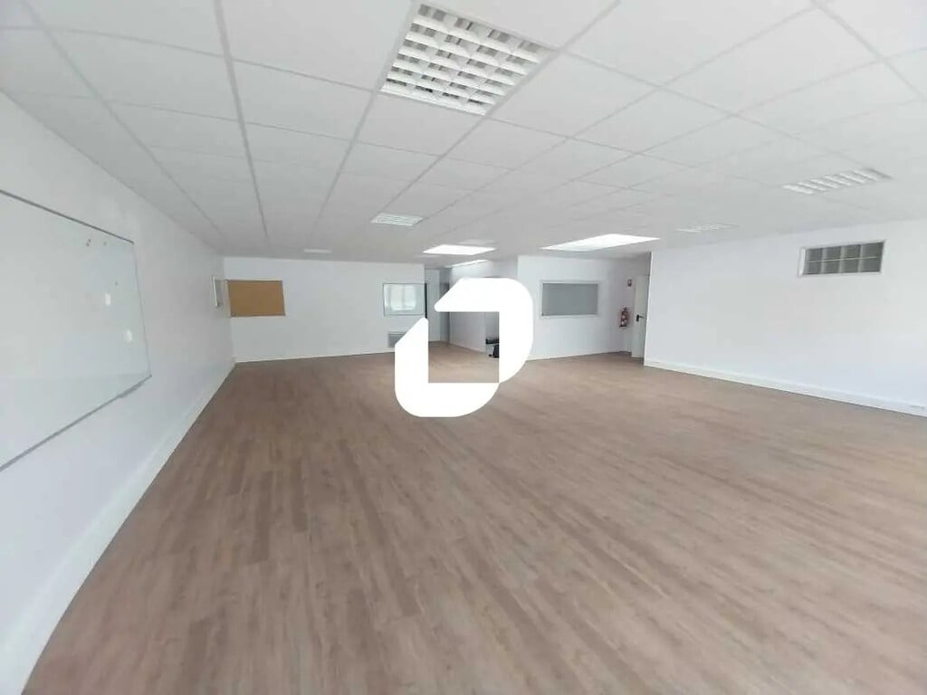 Location Local d'activités 15 m² à 785 m² - Photo 1