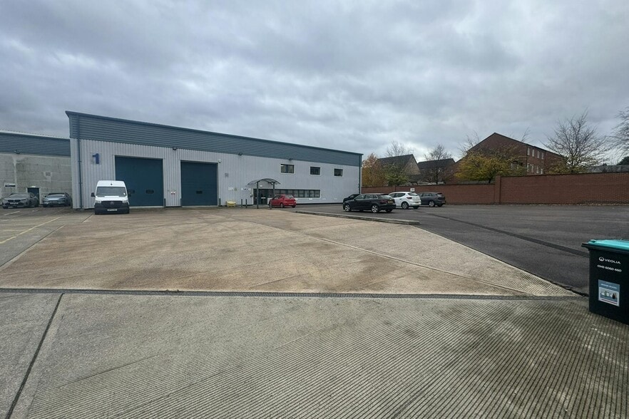 Charles Way, Nottingham to rent - Building Photo - Image 2 of 2