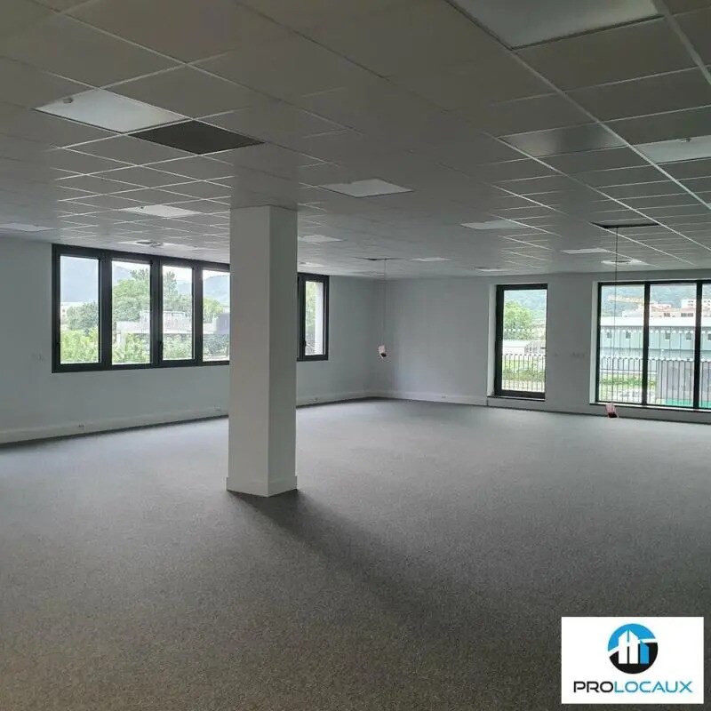 Office in Grenoble to rent Building Photo- Image 1 of 13