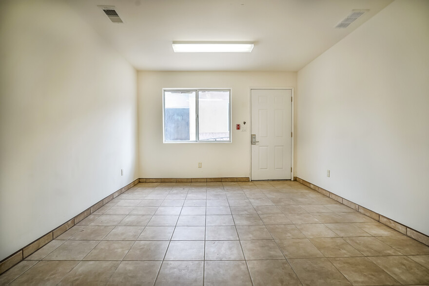 14520 Hesby St, Sherman Oaks, CA for rent - Building Photo - Image 2 of 64