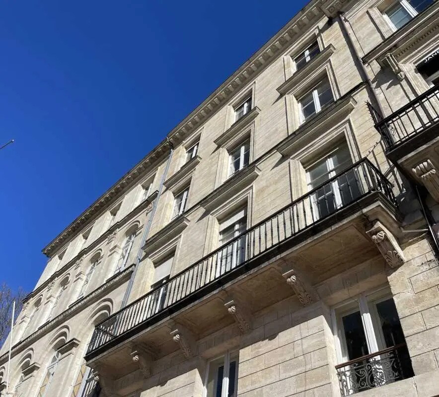 Office in Bordeaux to rent Building Photo- Image 1 of 12