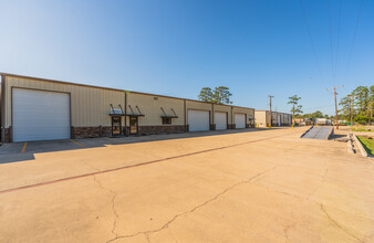 11118-11200 Cox rd, Conroe, TX for rent Building Photo- Image 1 of 4