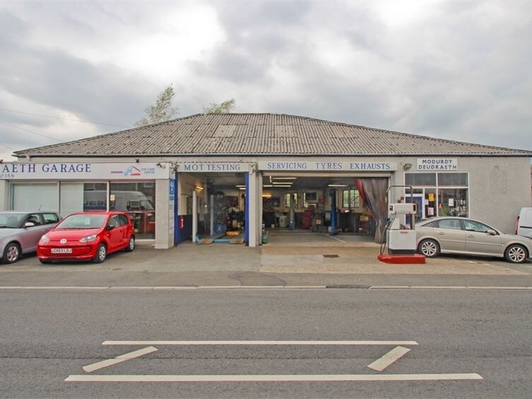 Castle St, Penrhyndeudraeth for sale Primary Photo- Image 1 of 1