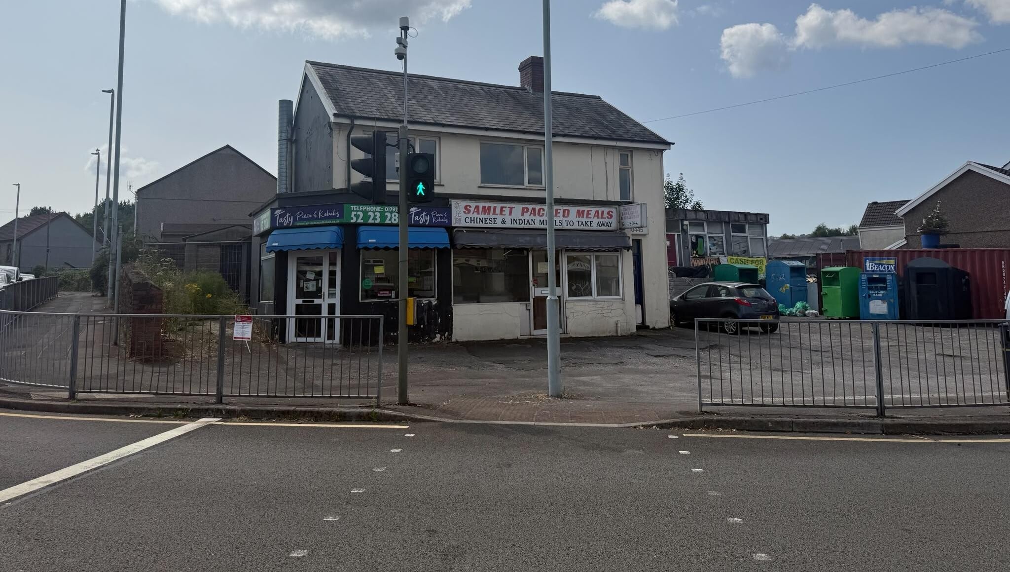 134 & 134A Samlet Rd, Birchgrove to rent Primary Photo- Image 1 of 2