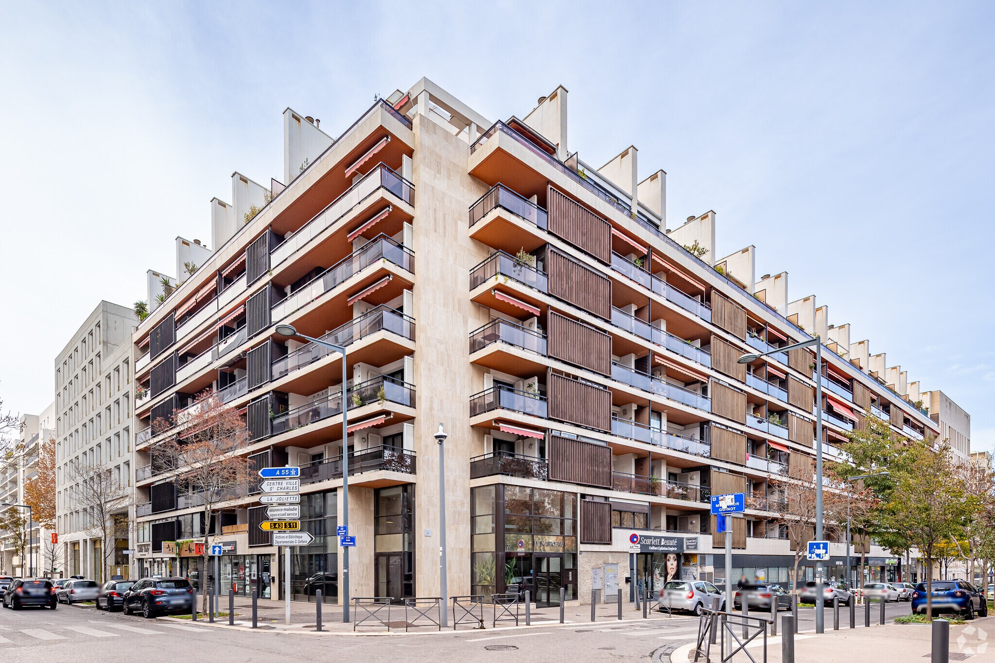 Retail in Marseille to rent Building Photo- Image 1 of 16
