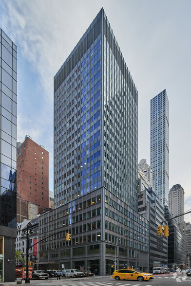 645 Madison Ave, New York, NY for rent - Primary Photo - Image 1 of 6