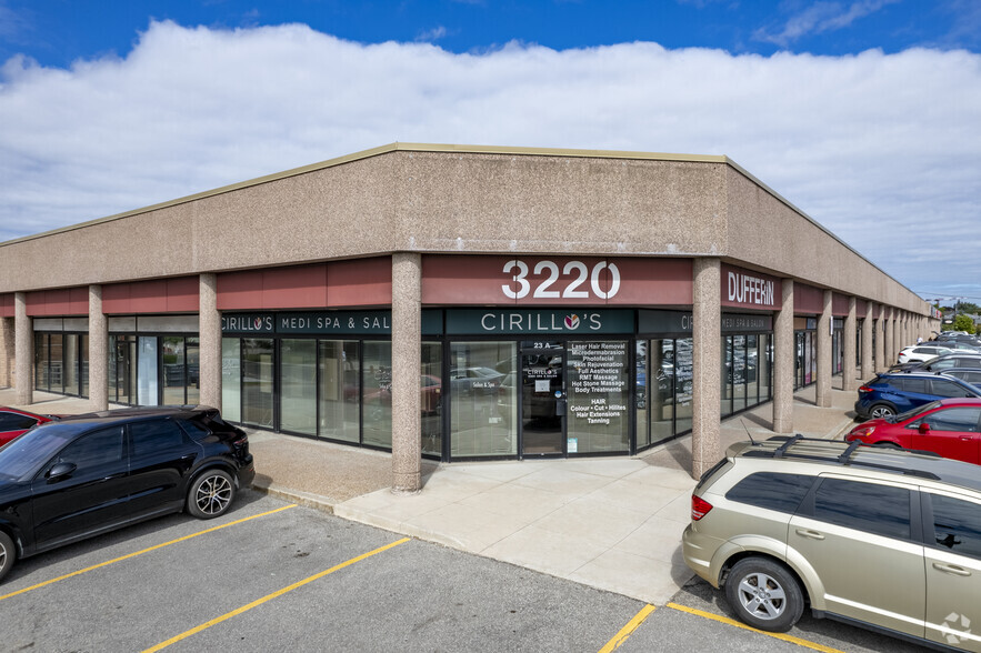 3220 Dufferin St, Toronto, ON for rent - Primary Photo - Image 1 of 5