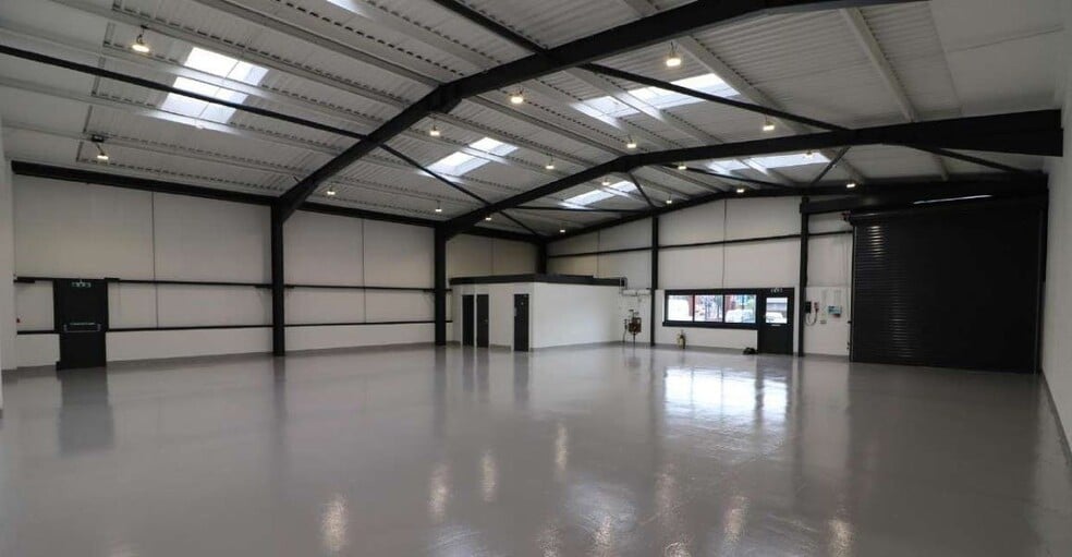 Sandon Industrial Estate, Liverpool to rent - Building Photo - Image 3 of 21