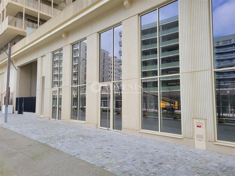 4 24 Rue Maya Angelou, Saint-Ouen-sur-Seine to rent - Building Photo - Image 2 of 9