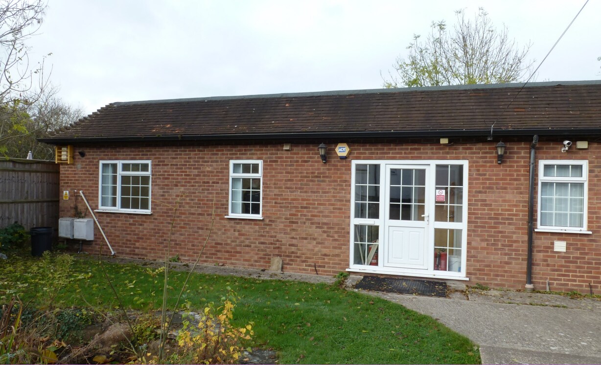 Knowl Hill, Knowl Hill for sale Primary Photo- Image 1 of 1